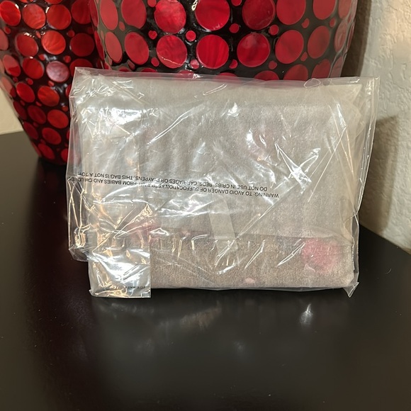 Coach NWT Corner Zip Wristlet In Signature Canvas With Cherry Print - Picture 12 of 12